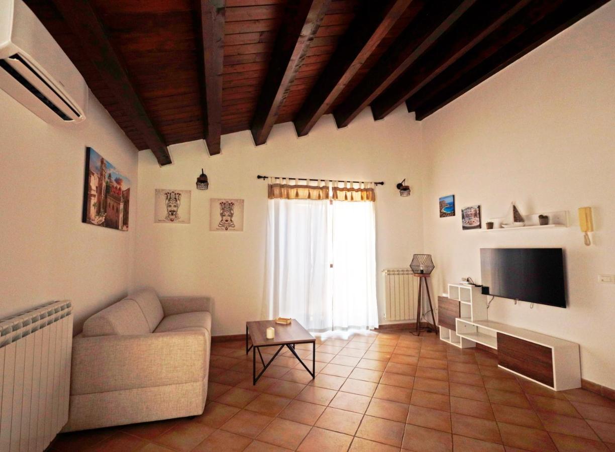 La Casa Di Filippo Apartment Palermo Exterior photo